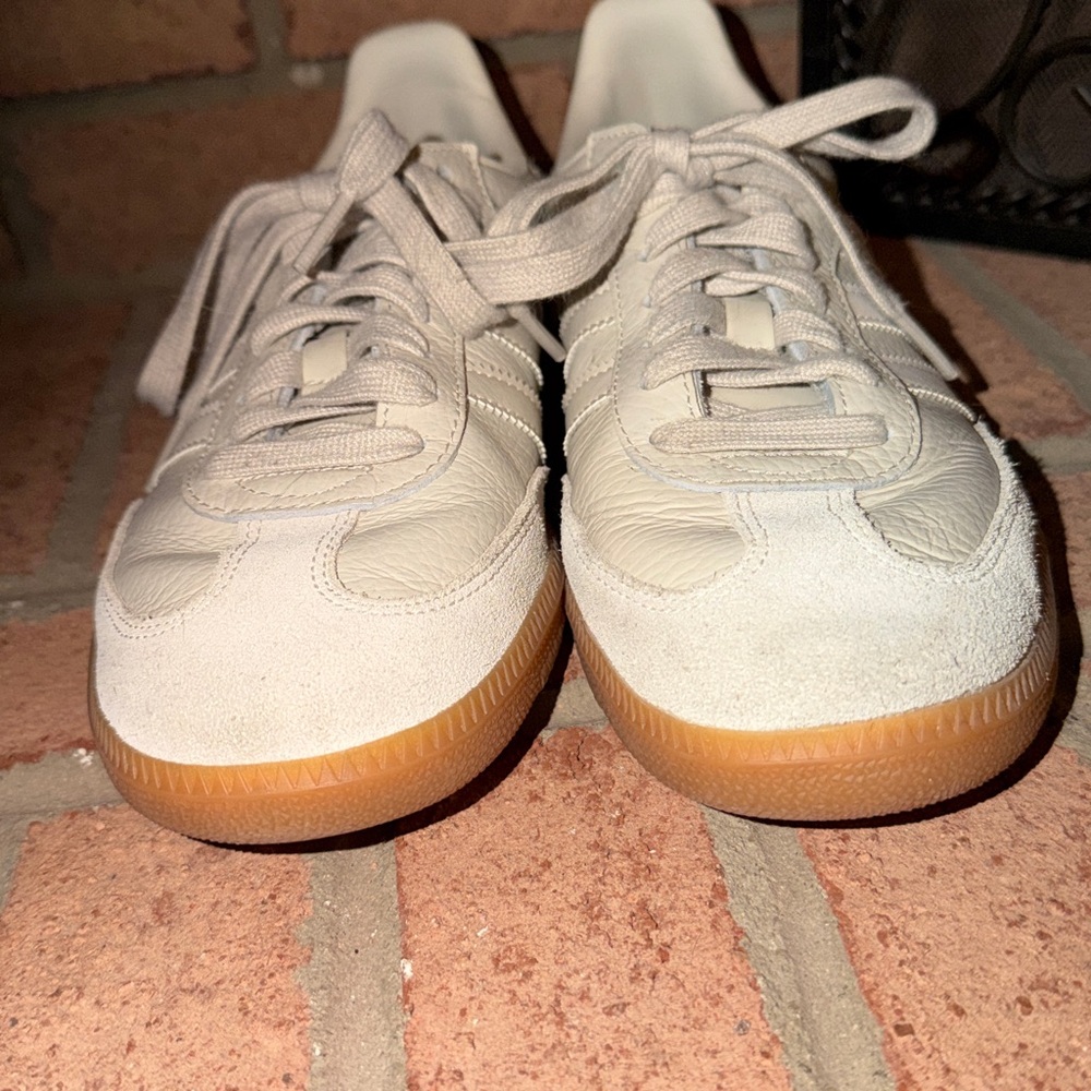 Adidas Samba Lt. Gray & White Athletic Shoes, Size 9, EUC - Picture 3 of 8